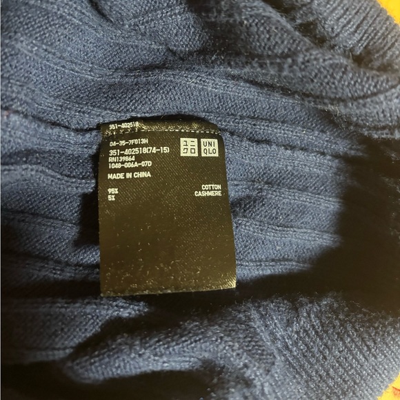 Uniqlo V Neck Navy Blue Cotton And Cashmere Sweater Size Med - Picture 8 of 8